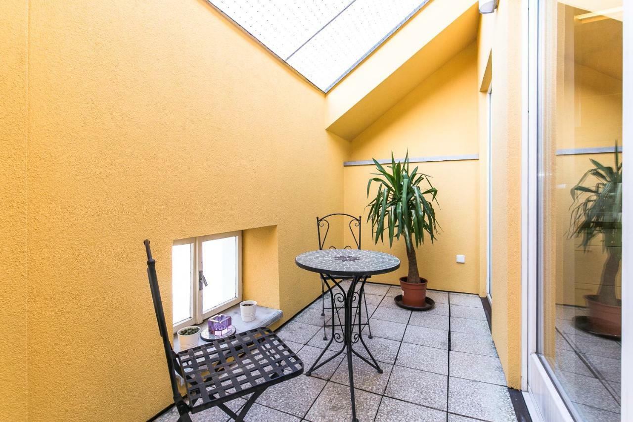 Apartamento Attic By Wenceslas Square *