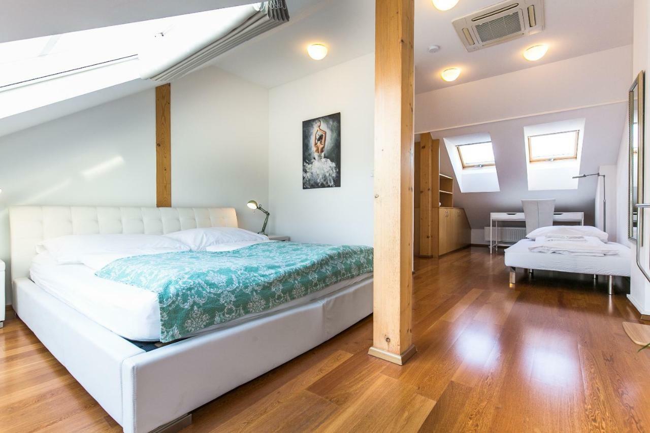 Apartamento Attic By Wenceslas Square