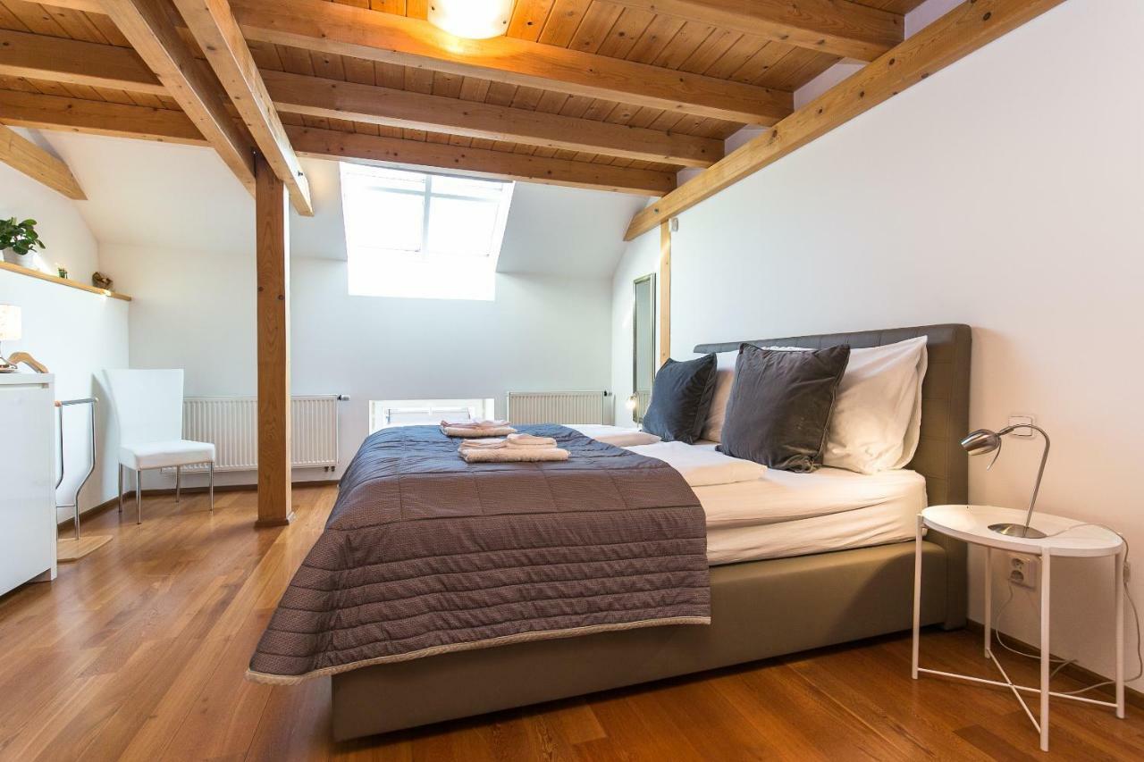 Attic By Wenceslas Square Apartamento *
